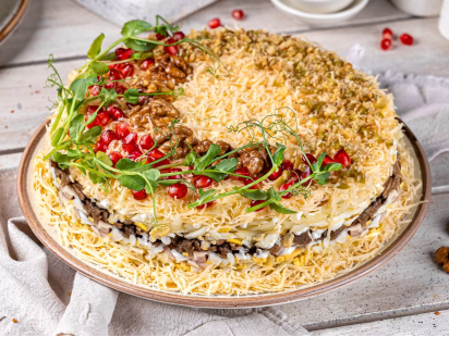 Салат с курицей, сыром и грибами 1.1kг