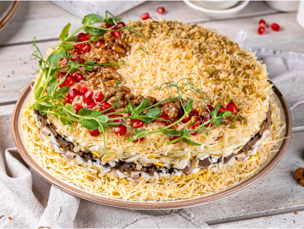 Салат с курицей, сыром и грибами 1.1kг