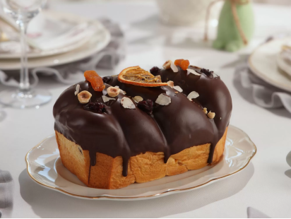 Рулет с курагой, фундуком и миндалём