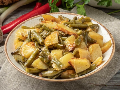 Фасоль стручковая с картофелем