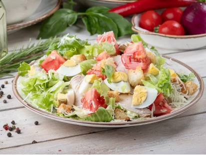 Салат Цезарь с куриным мясом