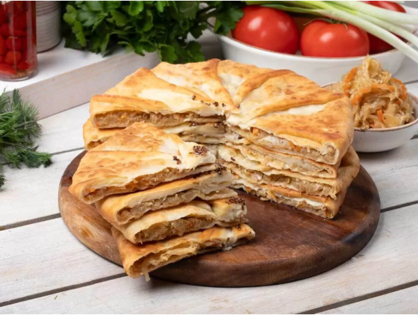 Плацинды жаренные с квашенной капустой