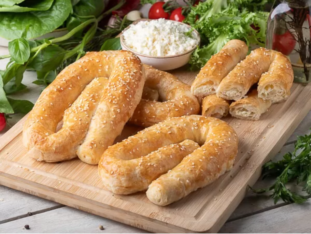 Саралия с овечьим и коровьим сыром.