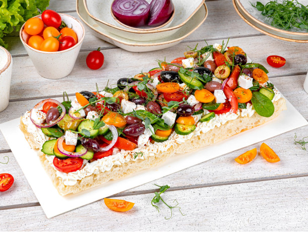 Греческий салат Feta & Olives
