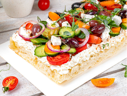 Греческий салат Feta & Olives