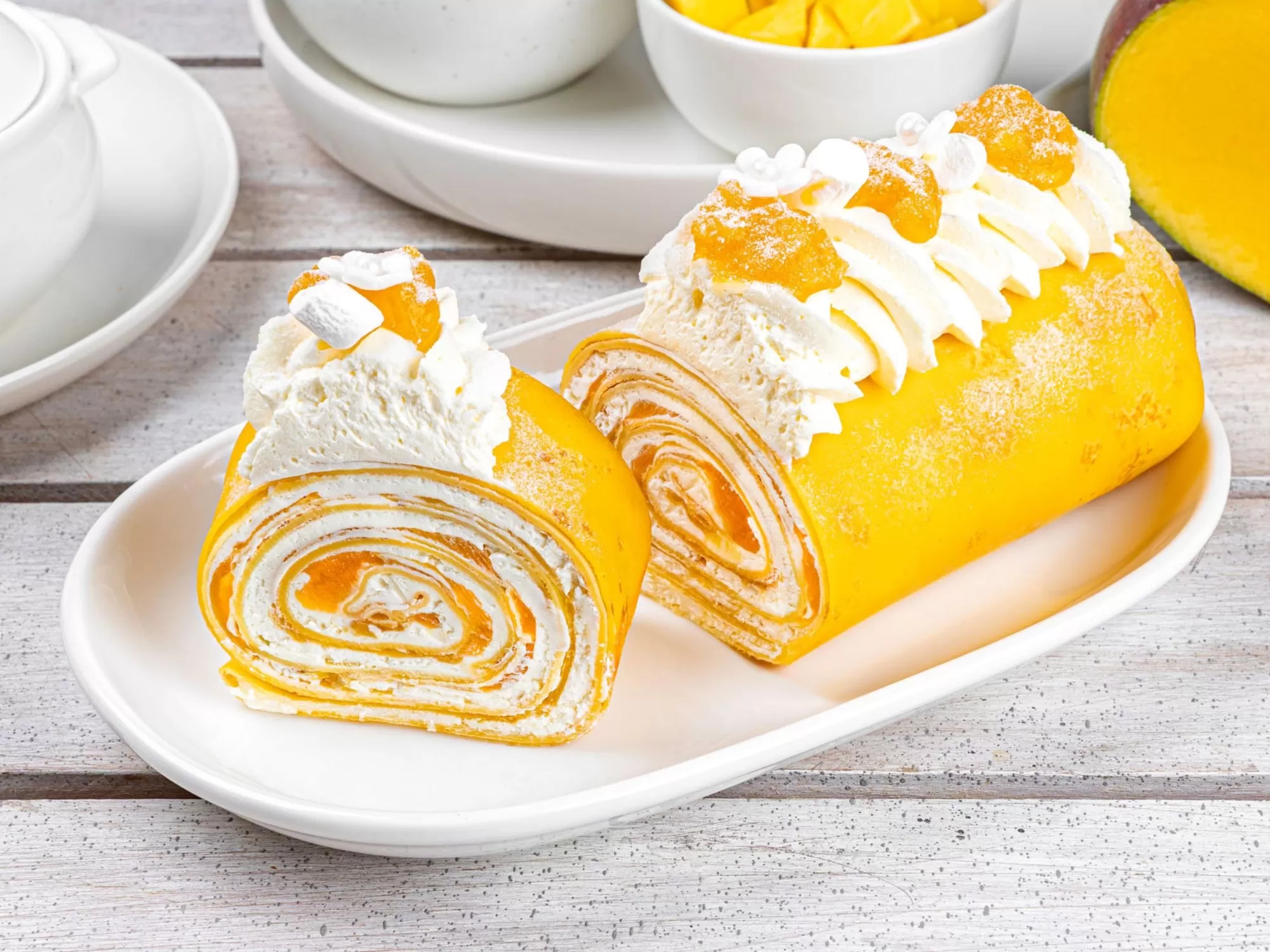 Desert din clatite cu umplutura de mango