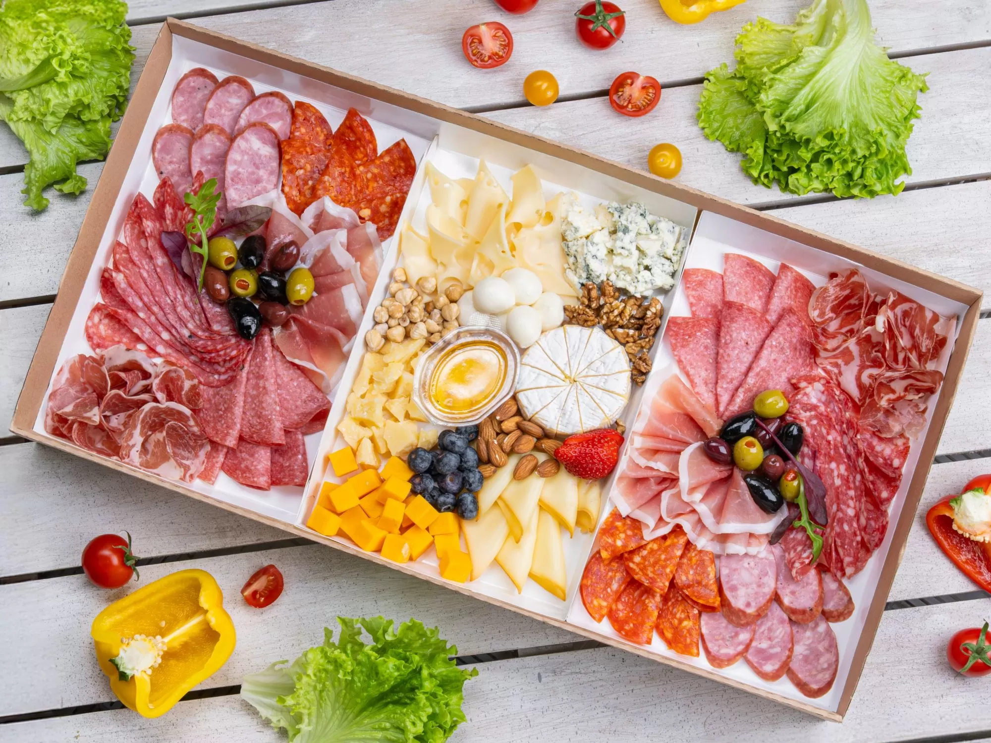 Set de cascaval si salam Deluxe Charcuterie Box