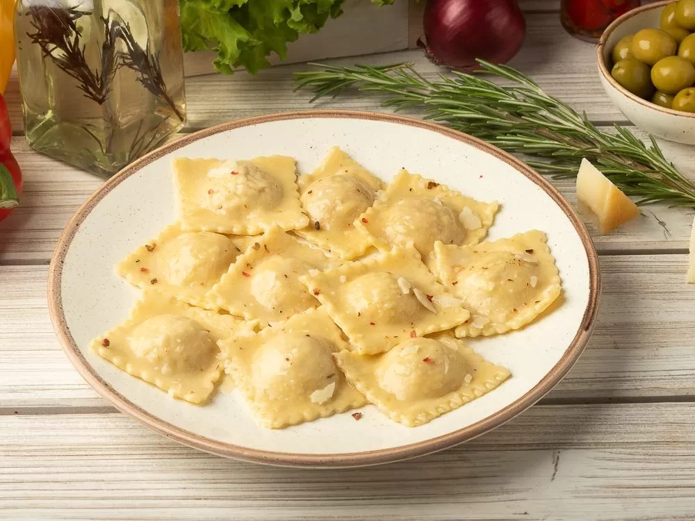 Ravioli cu brânză ricotta și roșii uscate