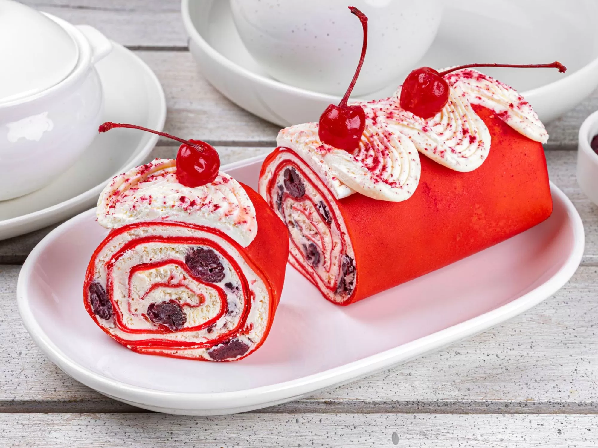 Desert din clatite cu visina si crema mascarpone