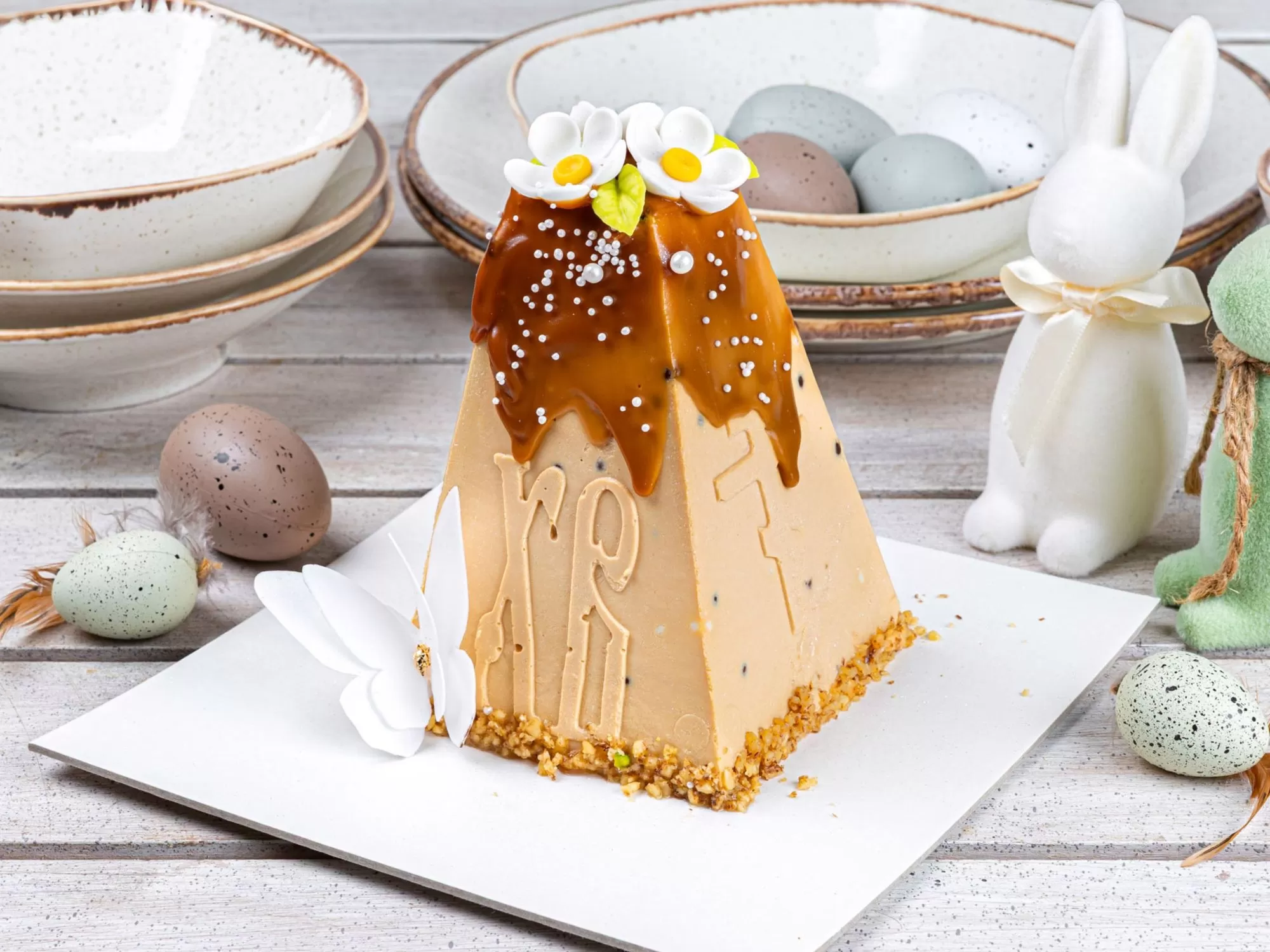 Desert Pasca din branza dulce cu lapte condensat si caramela