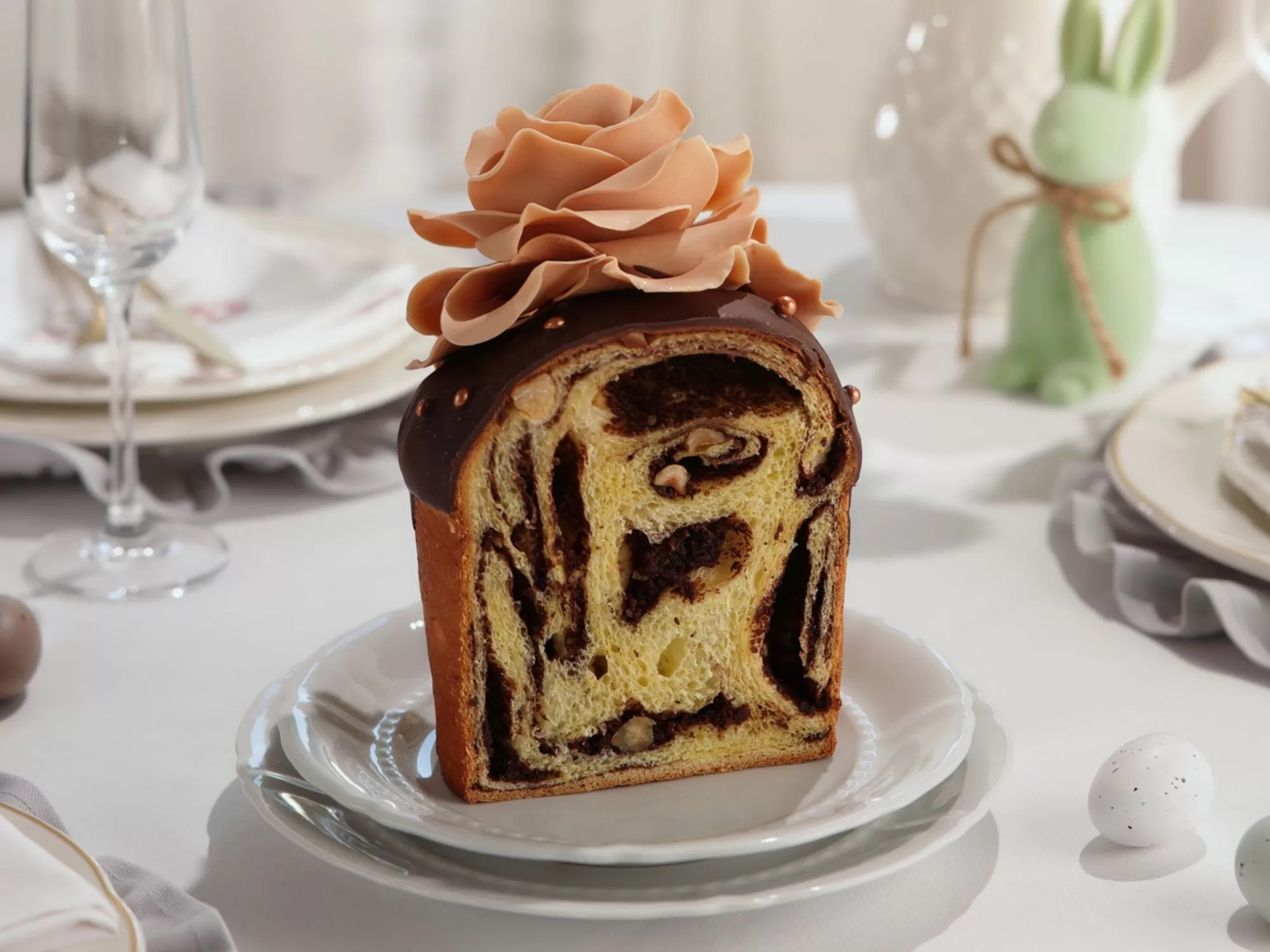 Cozonac cu ciocolată și alune