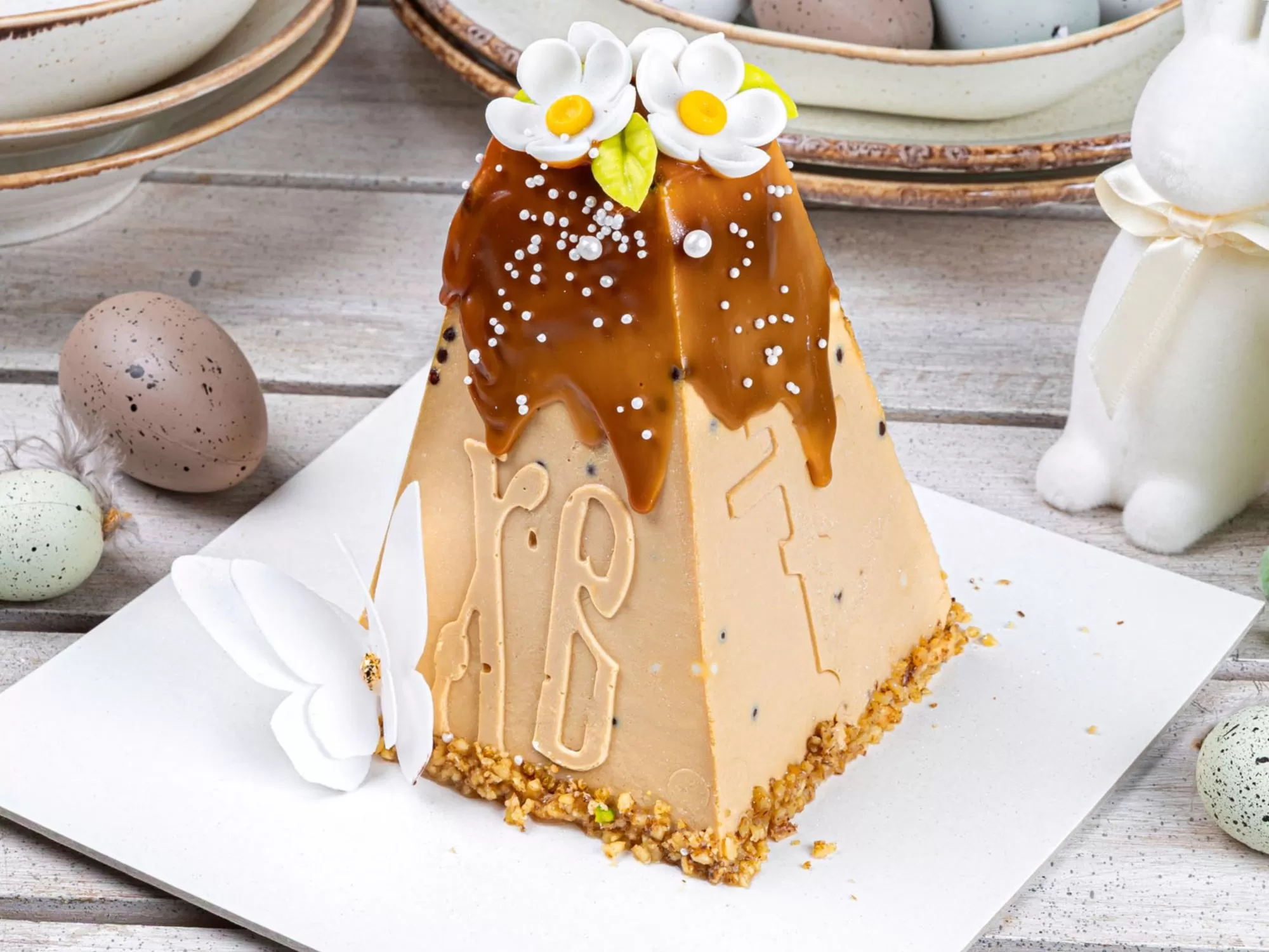 Desert Pasca din branza dulce cu lapte condensat si caramela